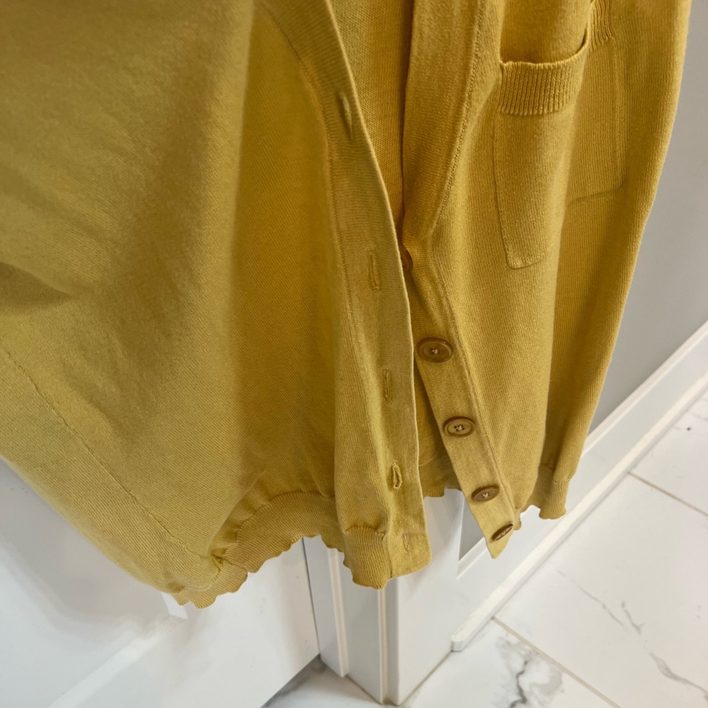 Yellow button down small - Picture 2 of 4